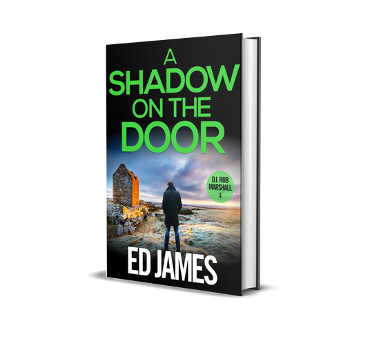 A Shadow on the Door (DI Rob Marshall, Hardback)